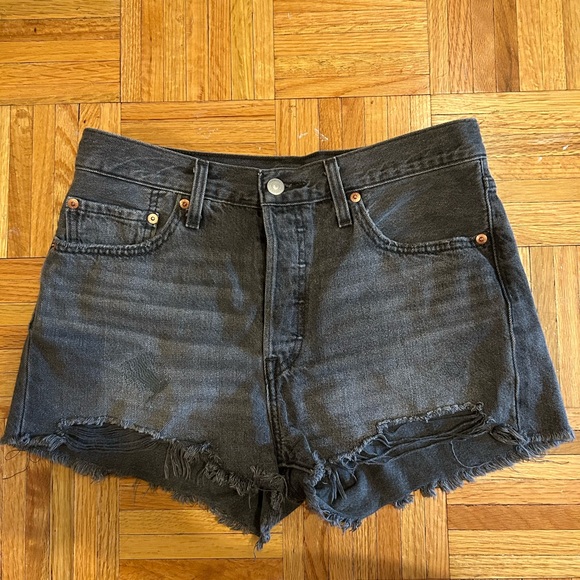 Levi’s shorts - Picture 1 of 2